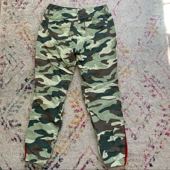 Mother Cargo Joggers The No Zip Fit in Girl, Boy, Etc Camouflage sz 25 - Picture 7 of 8